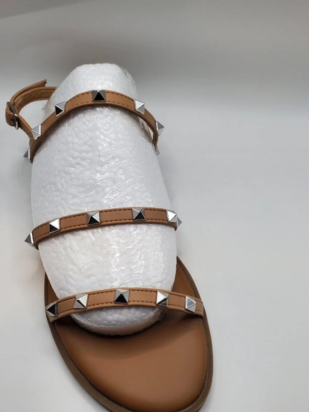 Sonoma Studded Gladiator Size 7/8 Tan Sandals